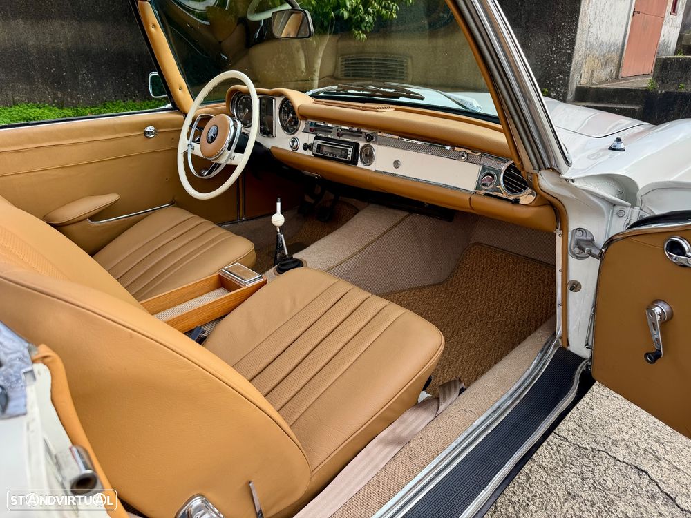 Mercedes-Benz SL 230 - 31
