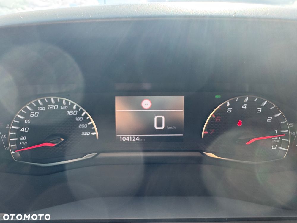 Peugeot 208 - 15