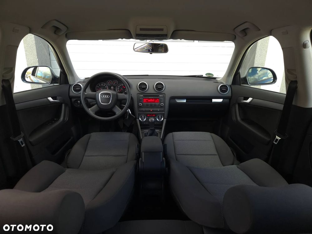 Audi A3 Sportback 1.6 Attraction - 32