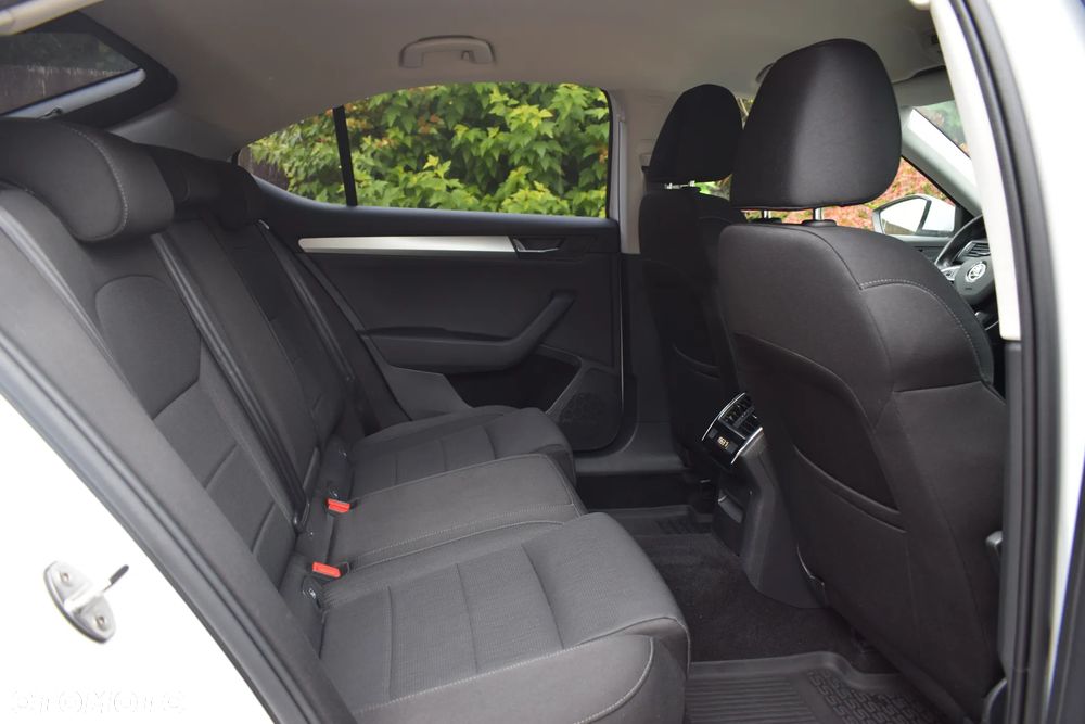 Skoda Superb 2.0 TDI SCR Style - 8