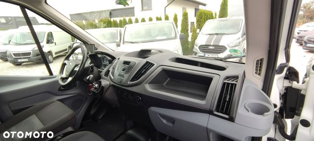 Ford Transit - 22