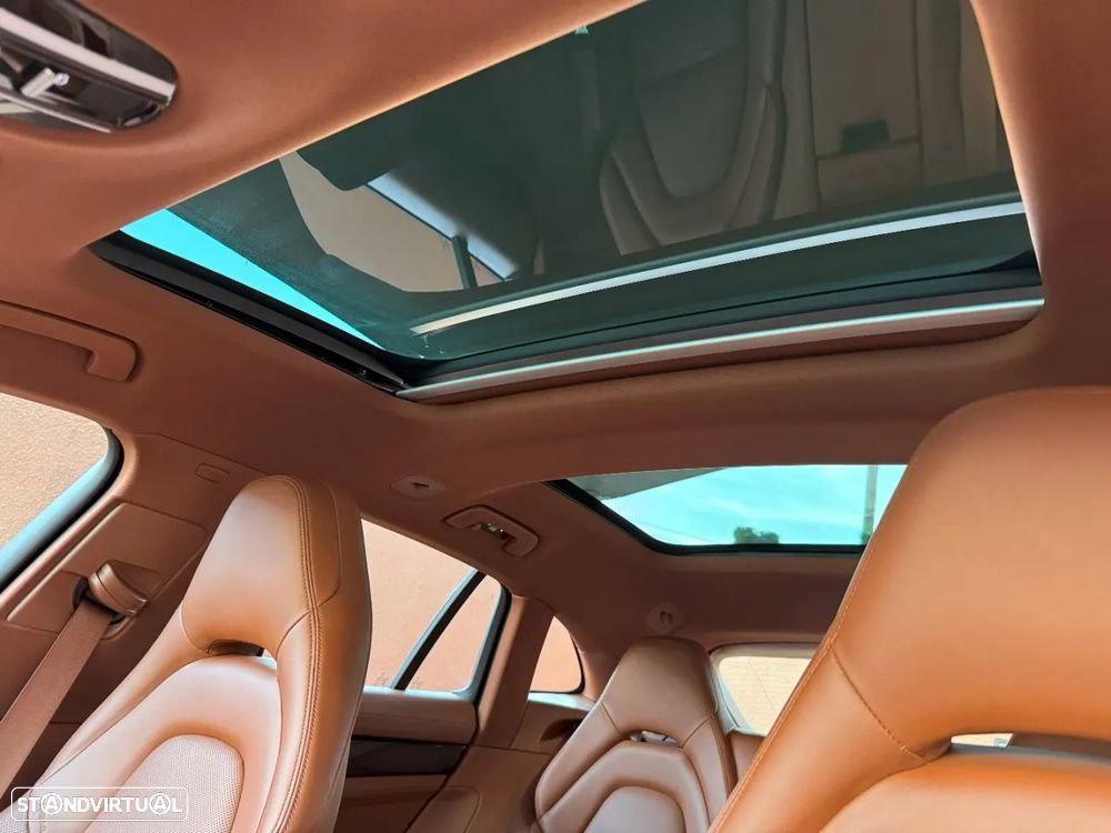 Porsche Panamera Sport Turismo 4 E-Hybrid - 22