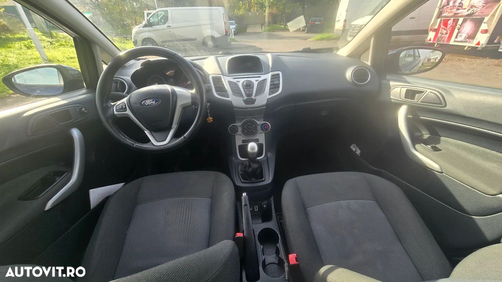 Ford Fiesta 1.4i Titanium - 11