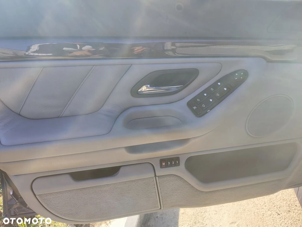 BMW Seria 7 735i - 17