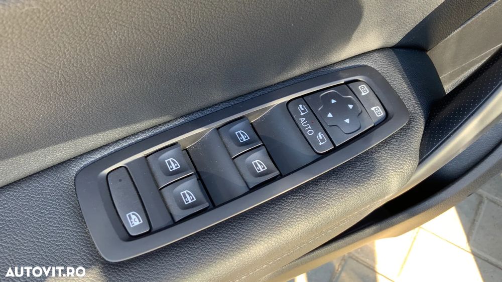 Renault Megane TCe 140 EDC GPF Zen - 9