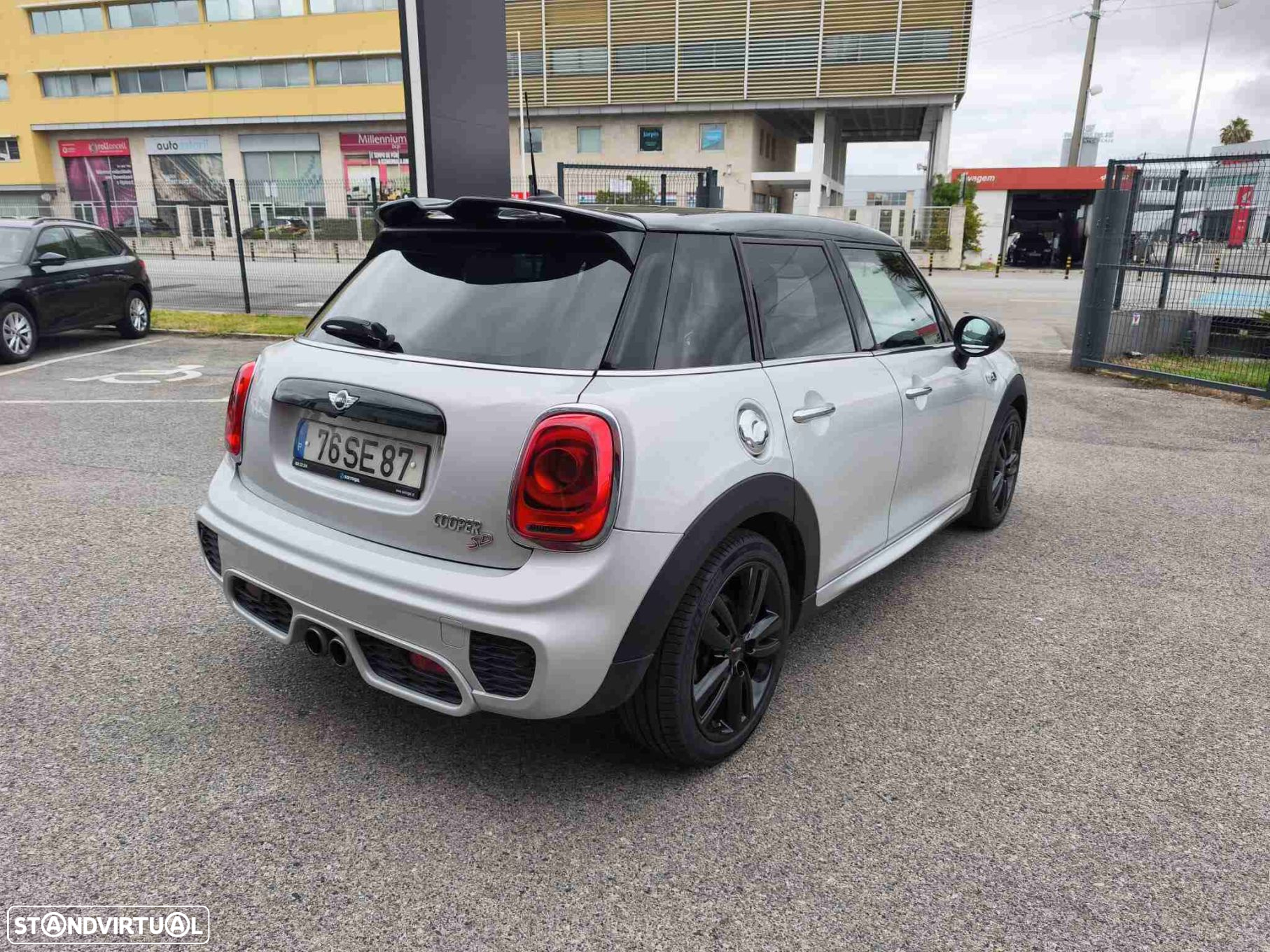 MINI 5 Portas Cooper SD Auto Desportiva - 6