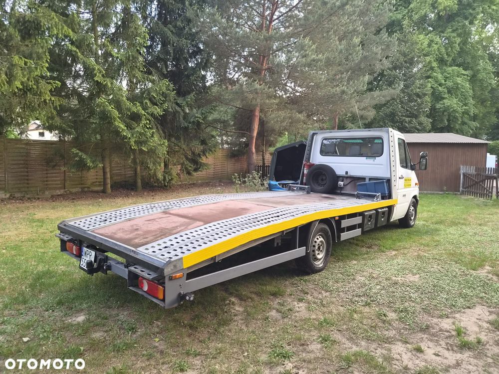 Mercedes-Benz Sprinter - 4