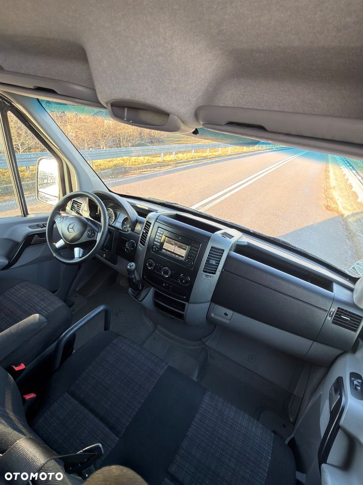 Mercedes-Benz Sprinter - 14