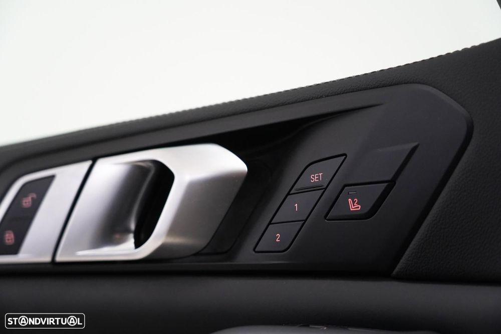 BMW X5 45 e xDrive Pack M 50 anos - 23