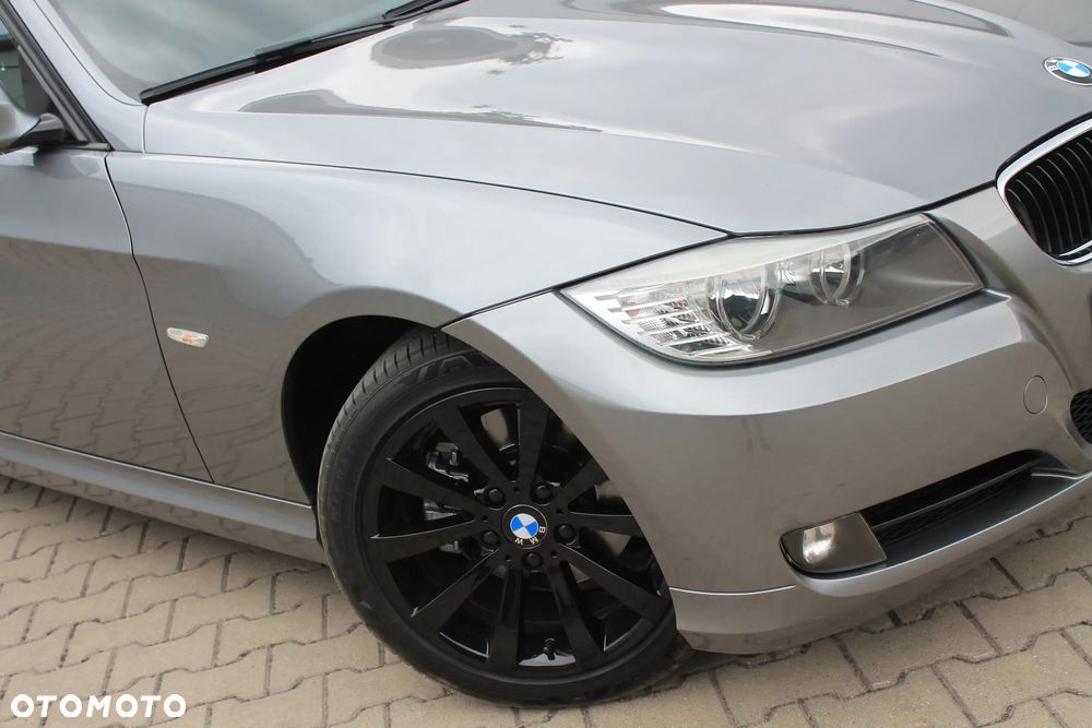 BMW Seria 3 318d DPF Edition Exclusive - 36