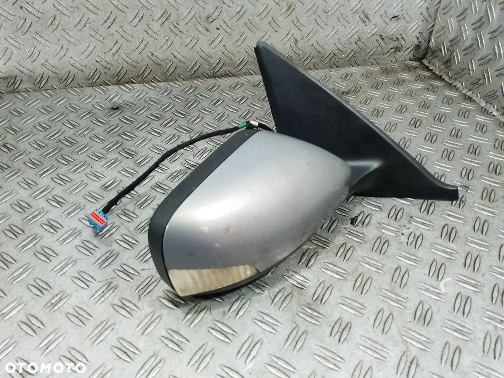 LUSTERKO PRAWE VOLVO V50 - 5