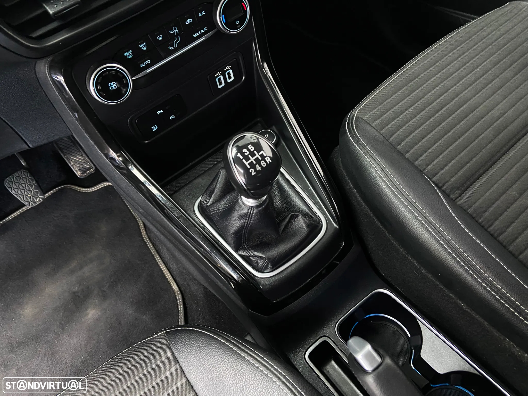 Ford EcoSport 1.0 EcoBoost Titanium - 24