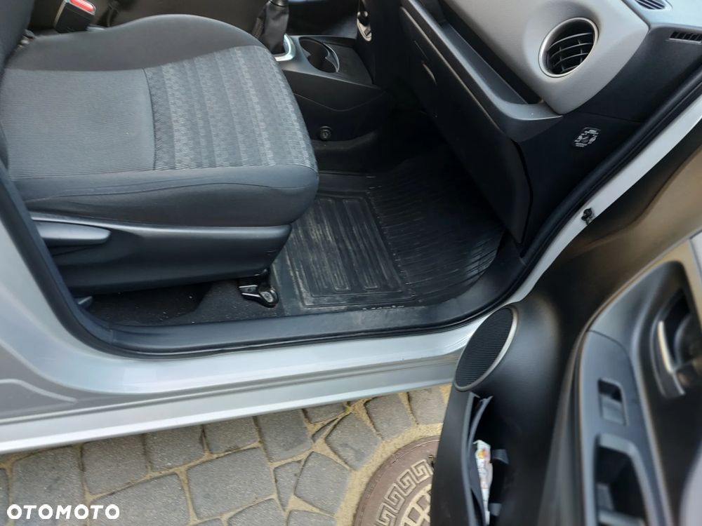 Toyota Yaris 1.0 Active - 13