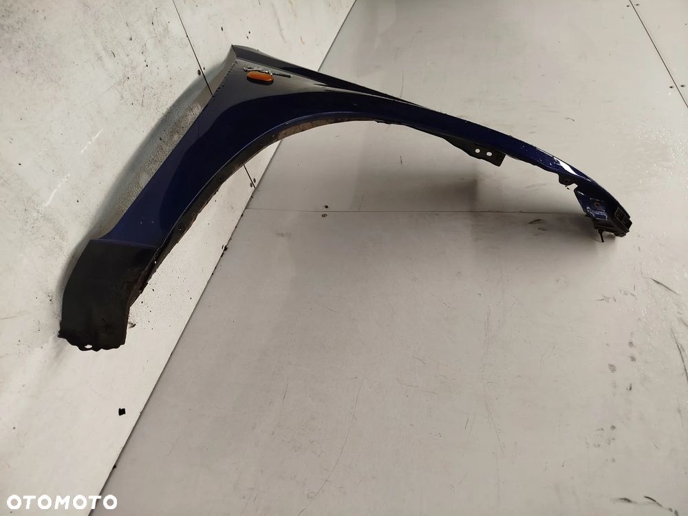 ^ BŁOTNIK PRZÓD PRZEDNI PRAWY TOYOTA RAV4 II NIEBIESKI 8M6 - 3