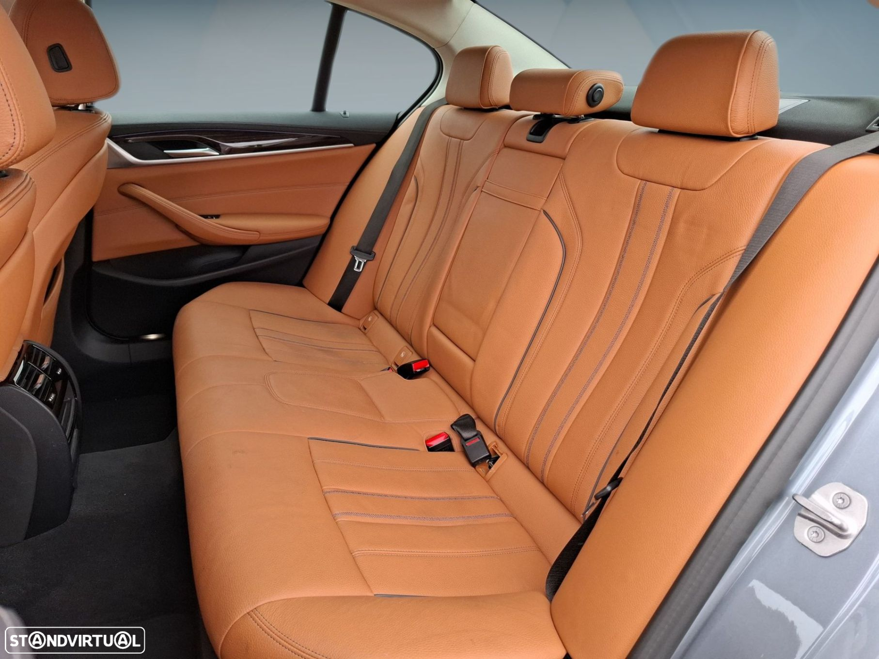 BMW 530 e Line Luxury - 14
