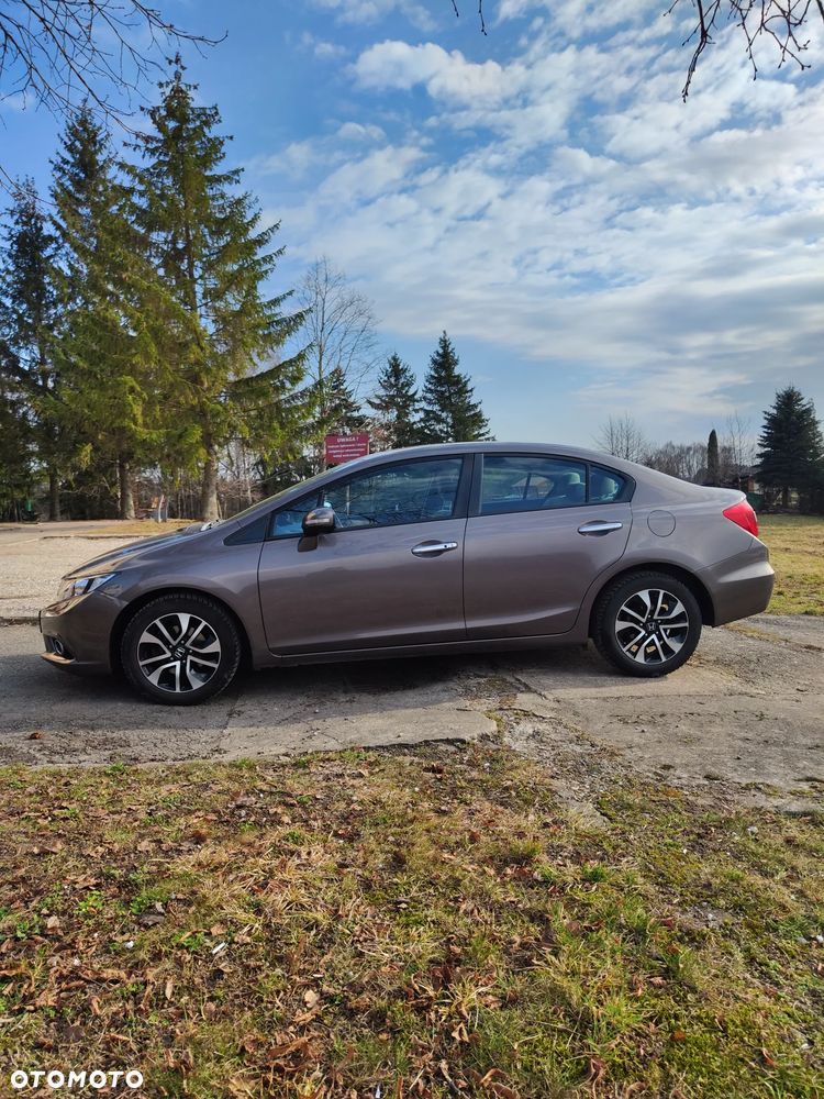 Honda Civic 1.8 Executive EU6 - 2