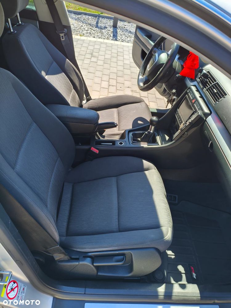 Audi A4 Limousine 2.0 TDI DPF - 10