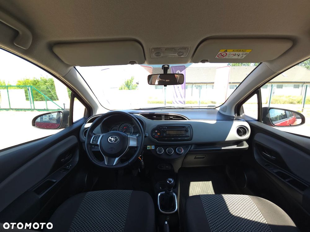 Toyota Yaris 1.33 Premium - 32