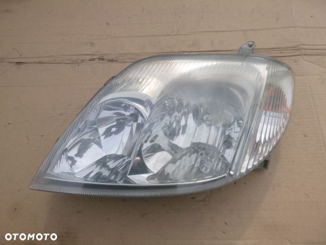 LAMPA LEWY PRZÓD LEWA PRZEDNIA TOYOTA COROLLA E12 01- - 2