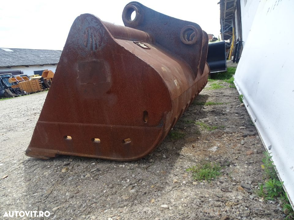 Cupa taluz de 2.40 m  pt. excavatoare de 24-28 tone - 8
