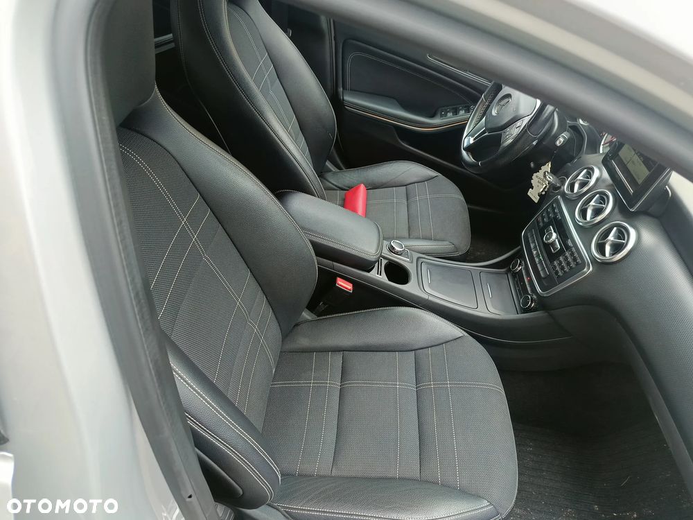 Mercedes-Benz Klasa A 180 CDI (BlueEFFICIENCY) 7G-DCT - 10