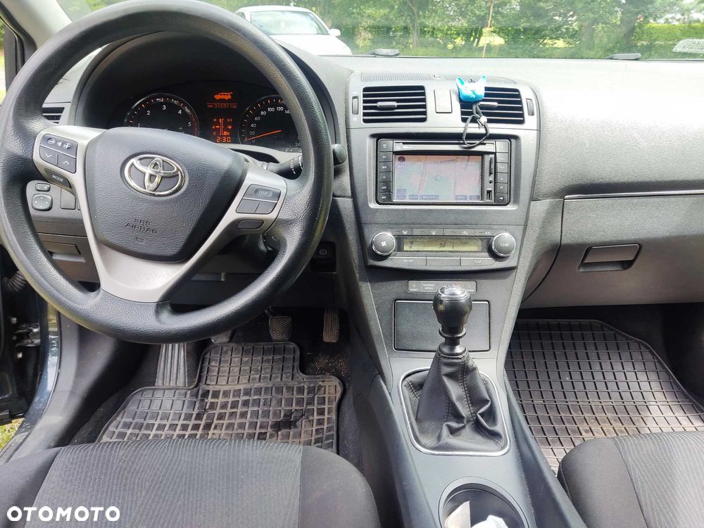 Toyota Avensis - 7