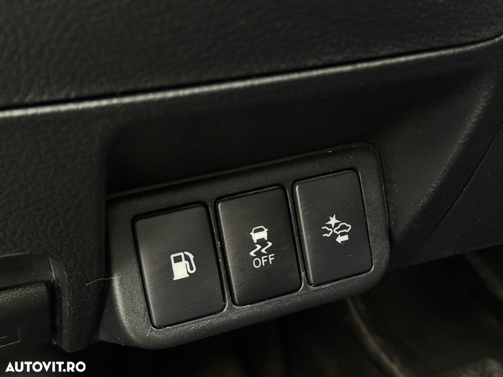 Toyota Avensis 2.0 D-4D Elegance - 18