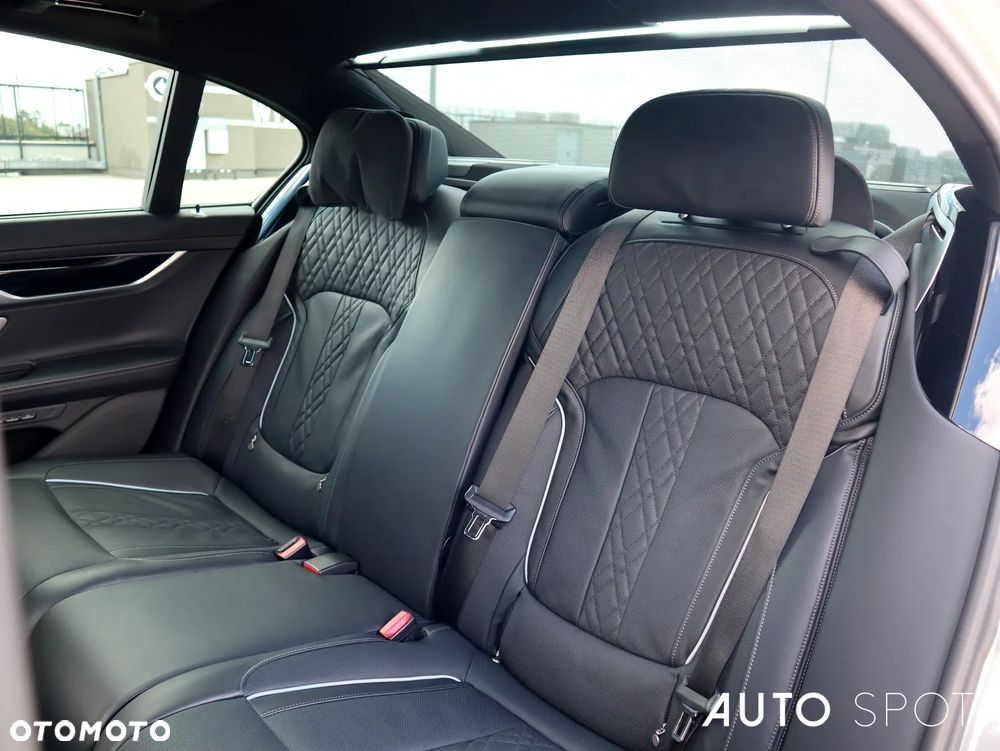 BMW Seria 7 - 39