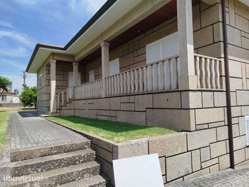 Moradia para venda em Lordelo Guimarães - Grande imagem: 2/12