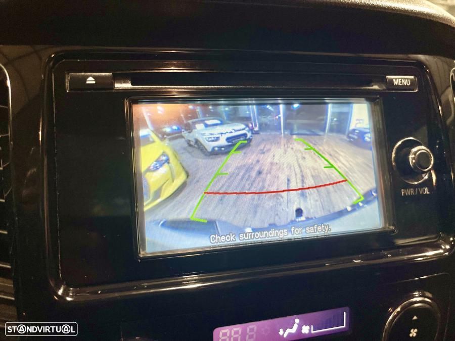 Mitsubishi L200 2.4 DI-D CD Sportbox Strakar 4WD - 17