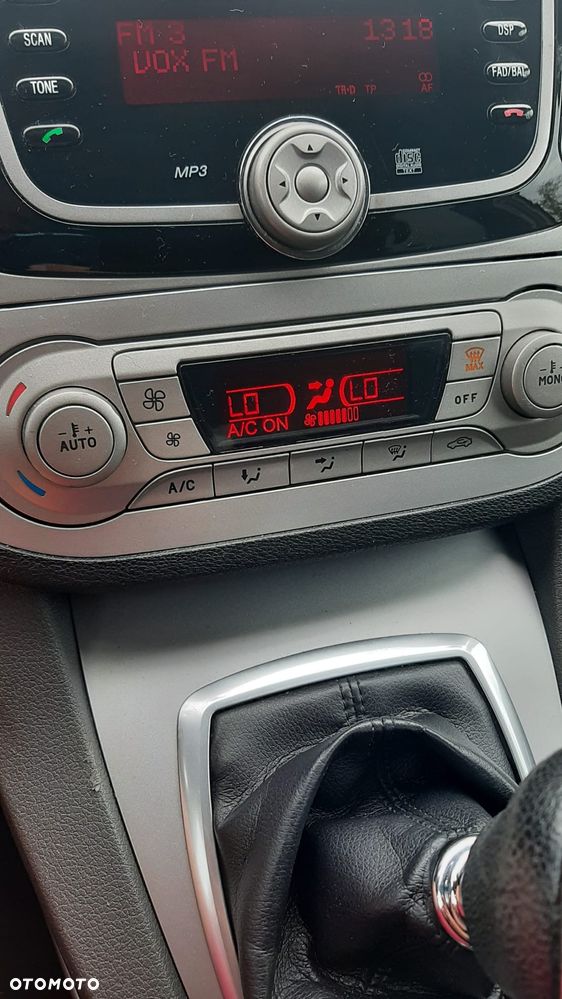 Ford Kuga 2.0 TDCi 2x4 Champions Edition - 24