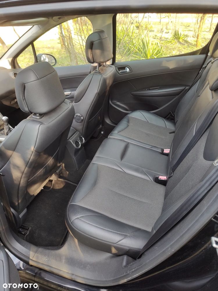Peugeot 308 1.6 Premium Plus - 16