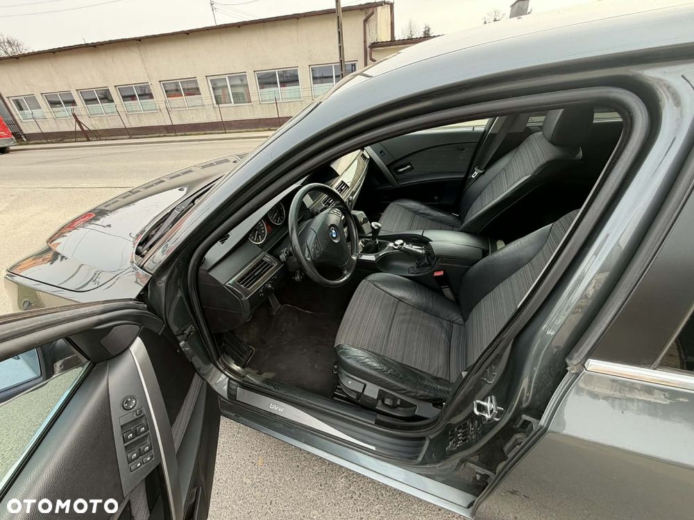 BMW Seria 5 520i - 10