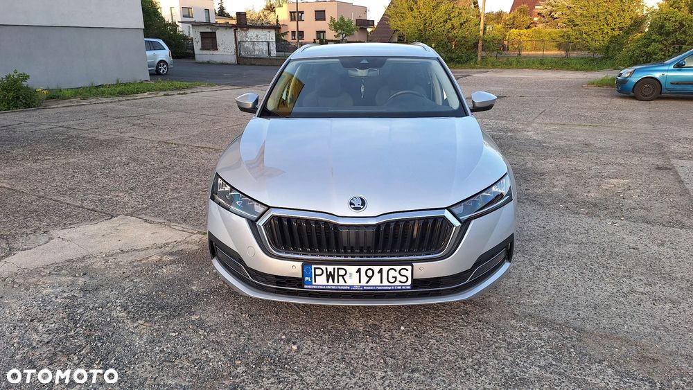 Skoda Octavia 2.0 TDI DSG Exclusive - 3