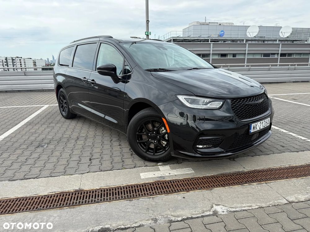 Chrysler Pacifica - 12