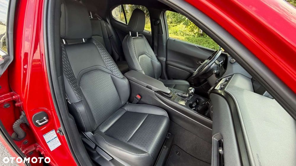 Lexus UX - 37