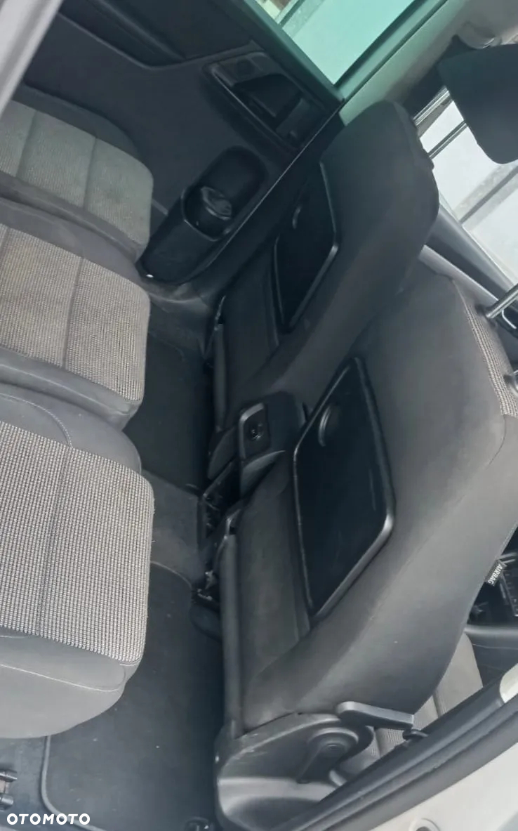 Volkswagen Sharan - 16