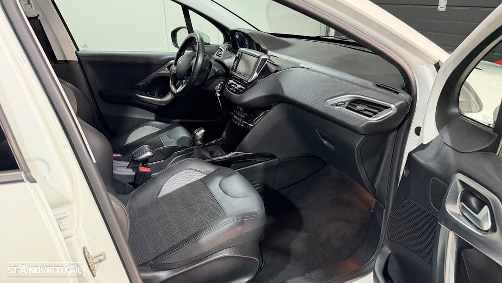 Peugeot 2008 1.2 PureTech Allure - 15