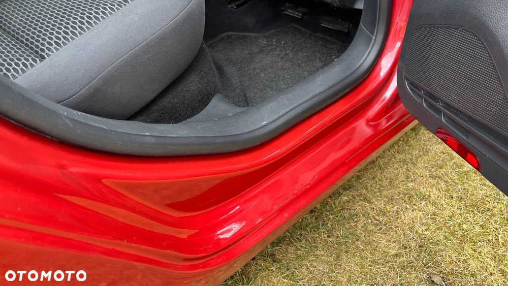 Volkswagen Golf 1.6 TDI DPF BlueMotion - 21