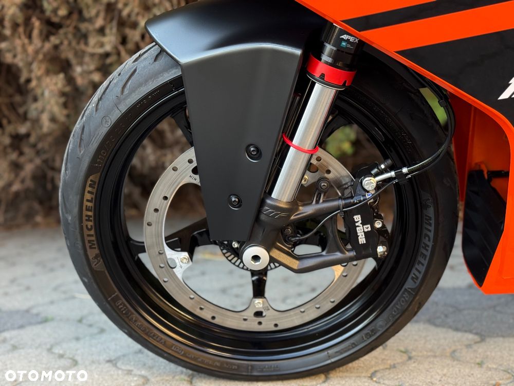 KTM RC 125 - 24
