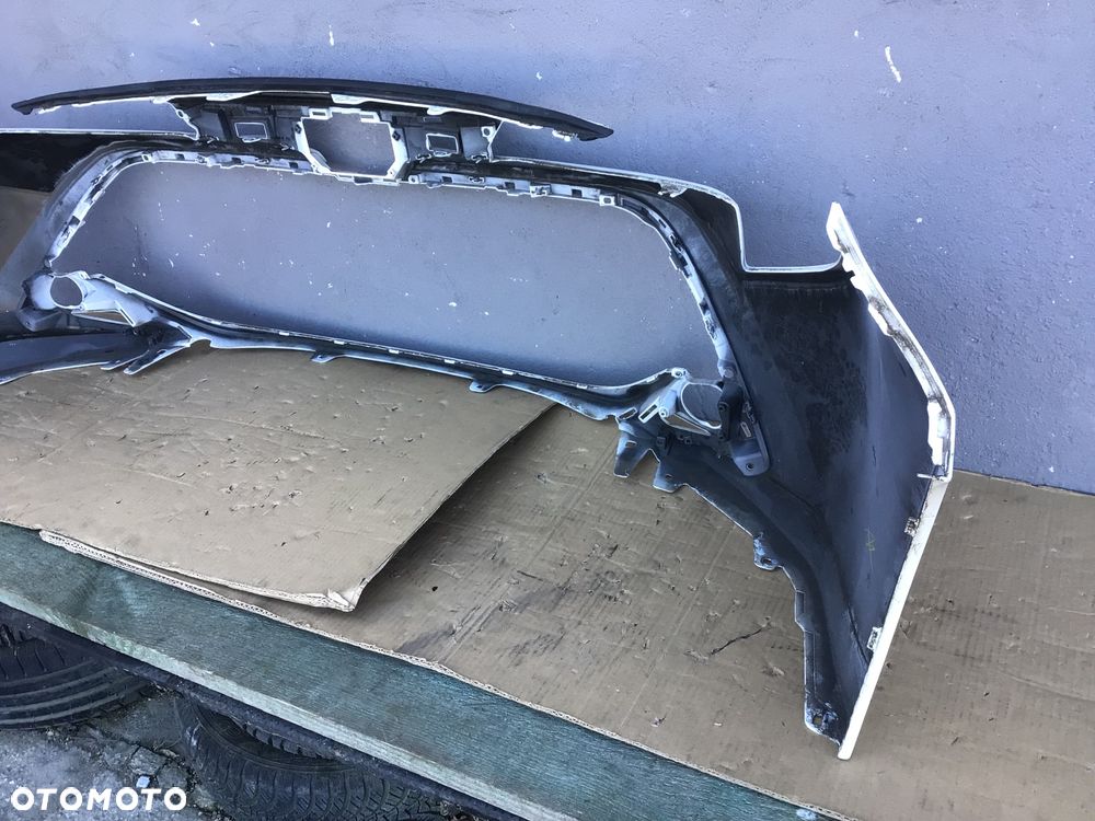 Zderzak przedni Toyota Corolla E21 HB Kombi - 7