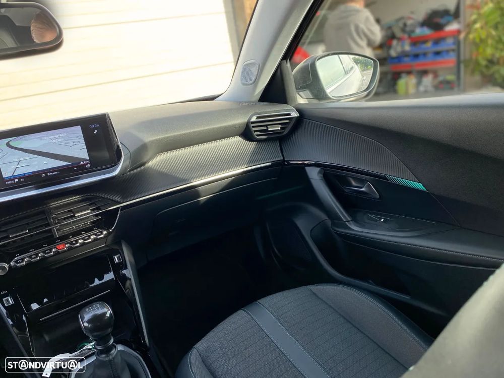 Peugeot 2008 1.2 PureTech Allure - 16