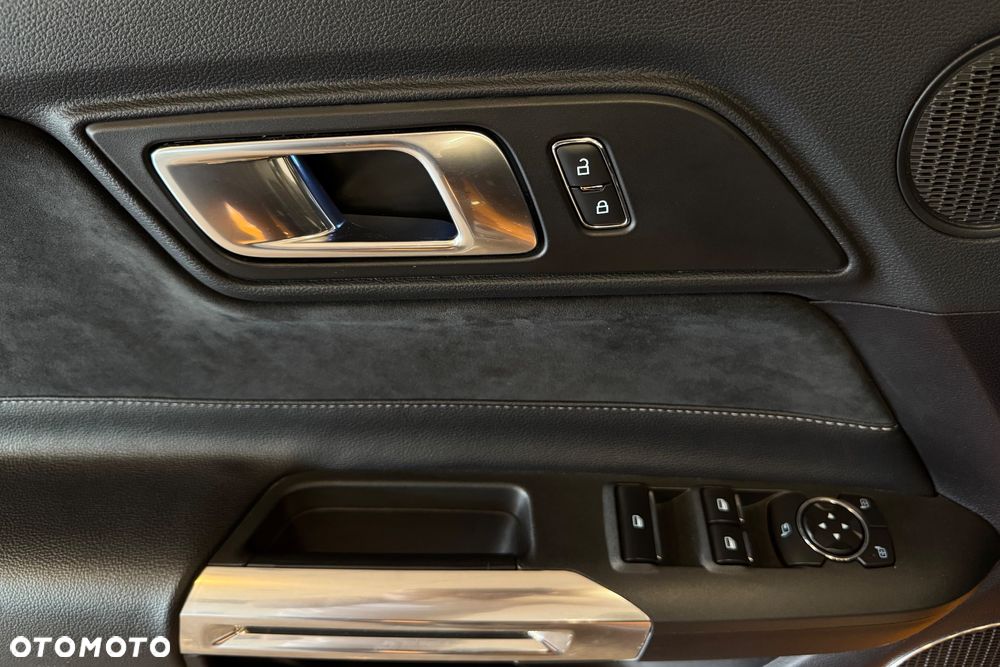 Ford Mustang 5.0 V8 GT - 19