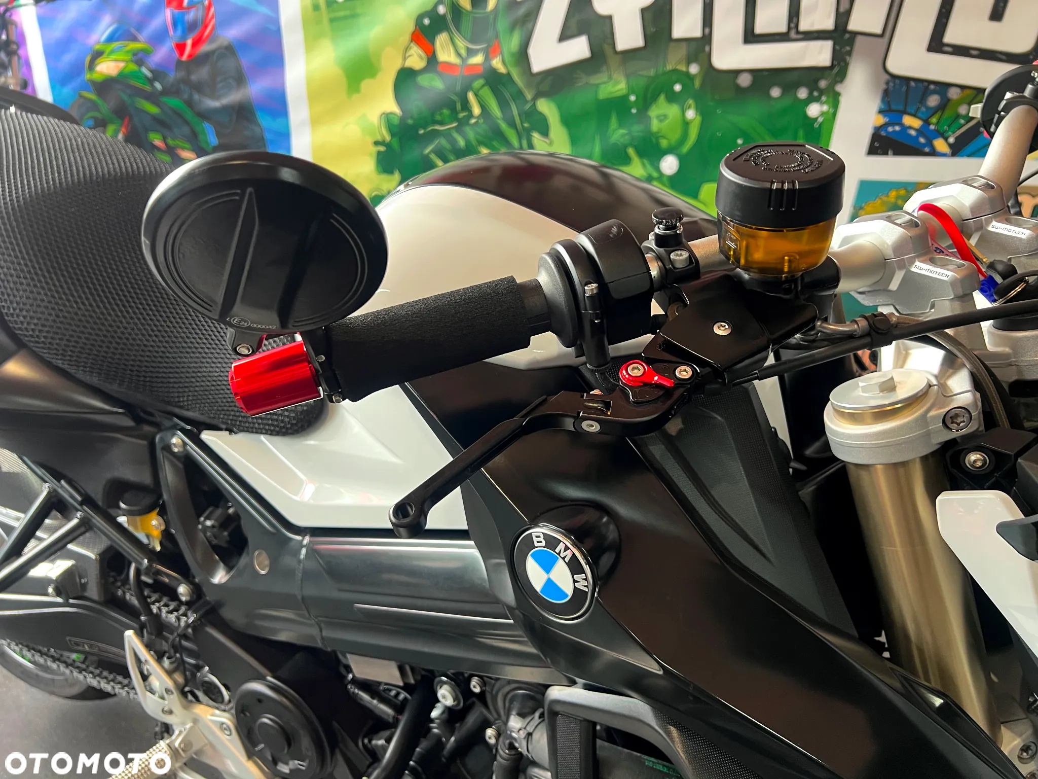 BMW F - 10