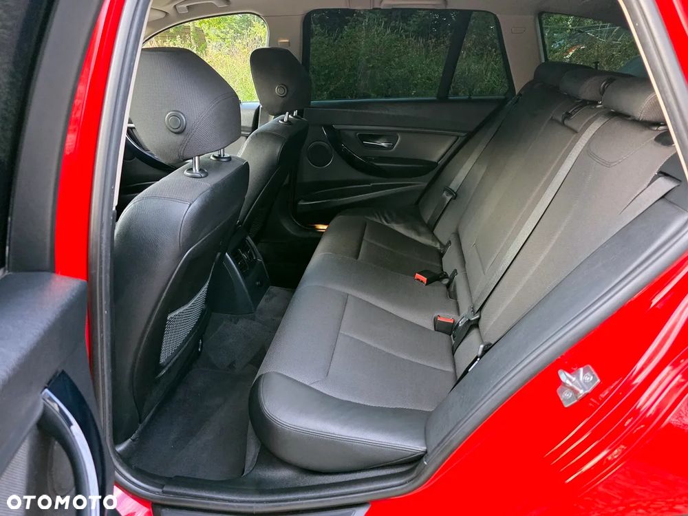BMW Seria 3 - 32