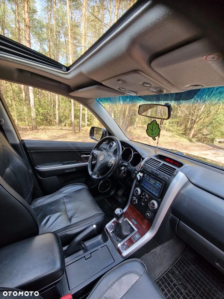 Suzuki Grand Vitara 2.0 Comfort Limited - 13