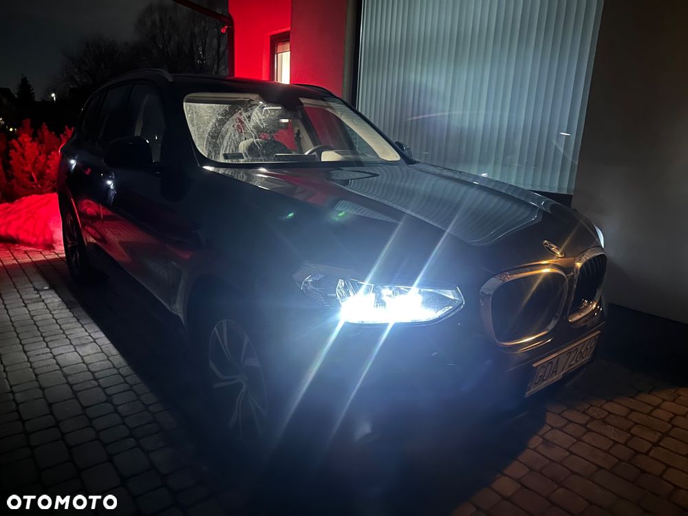 BMW X3 sDrive18d - 33