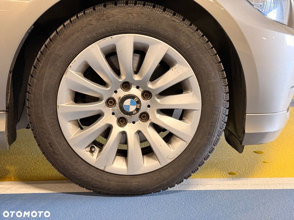 BMW Seria 3 325i - 24