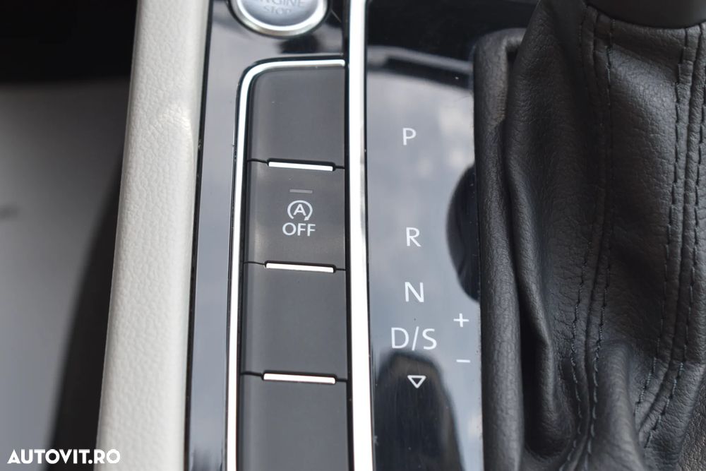 Volkswagen Passat Variant 2.0 TDI 4Mot DSG Highline - 29