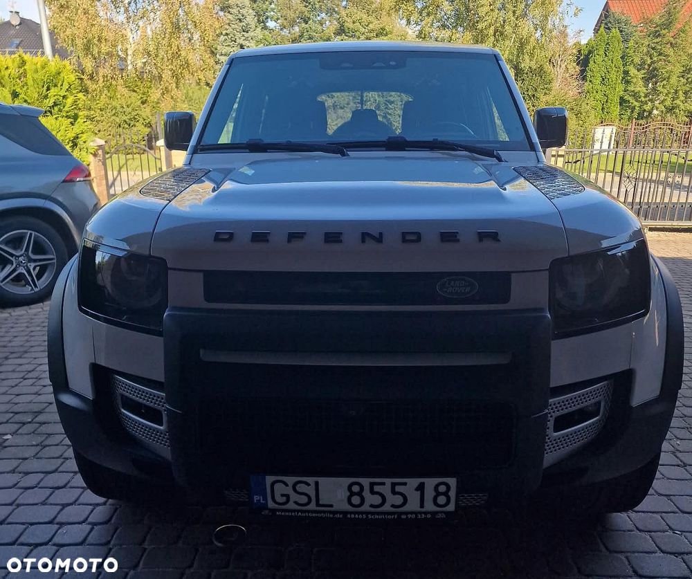 Land Rover Defender - 2